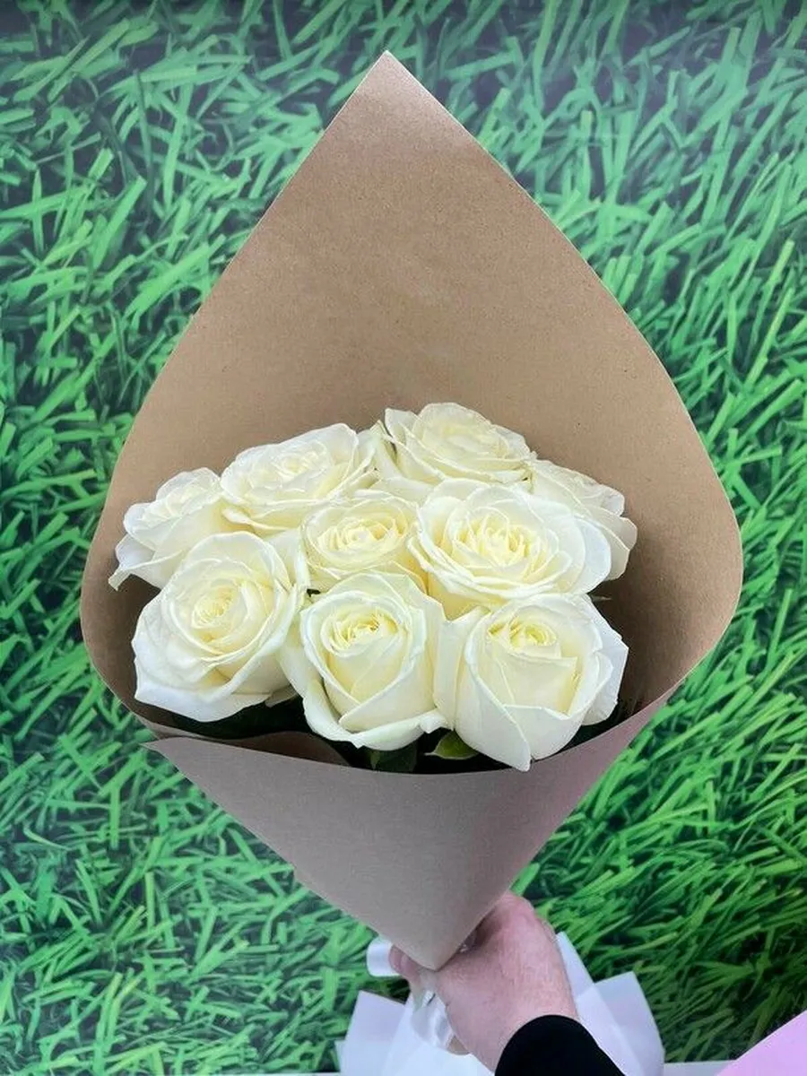Букет Well Flowers "Красивые белые розы", 9 роз