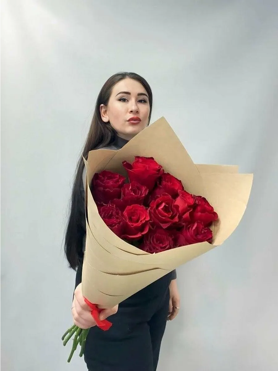 Букет "Well Flowers", 11 красных роз, букет свежих цветов